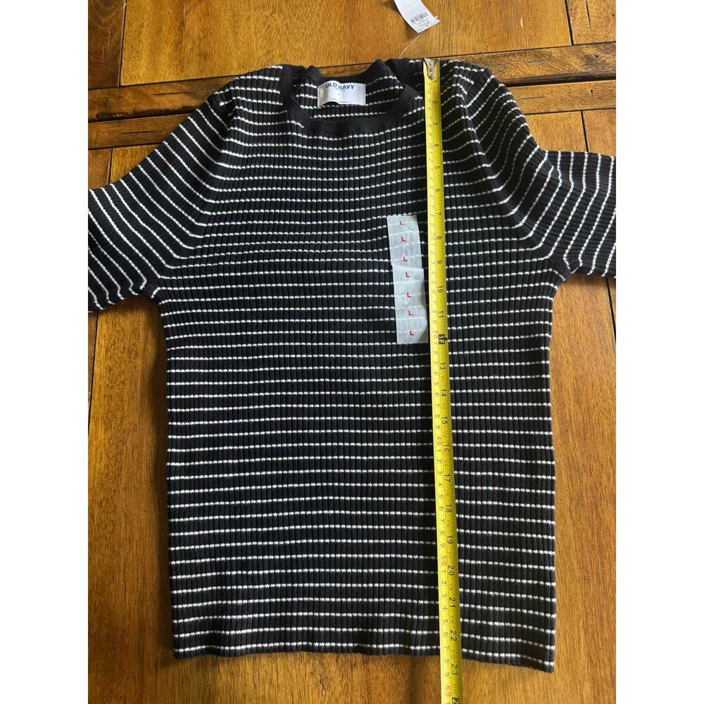 NWT Old Navy SoSoft Lite Ribbed Striped Crewneck Sweater Black White L - Picture 8 of 9